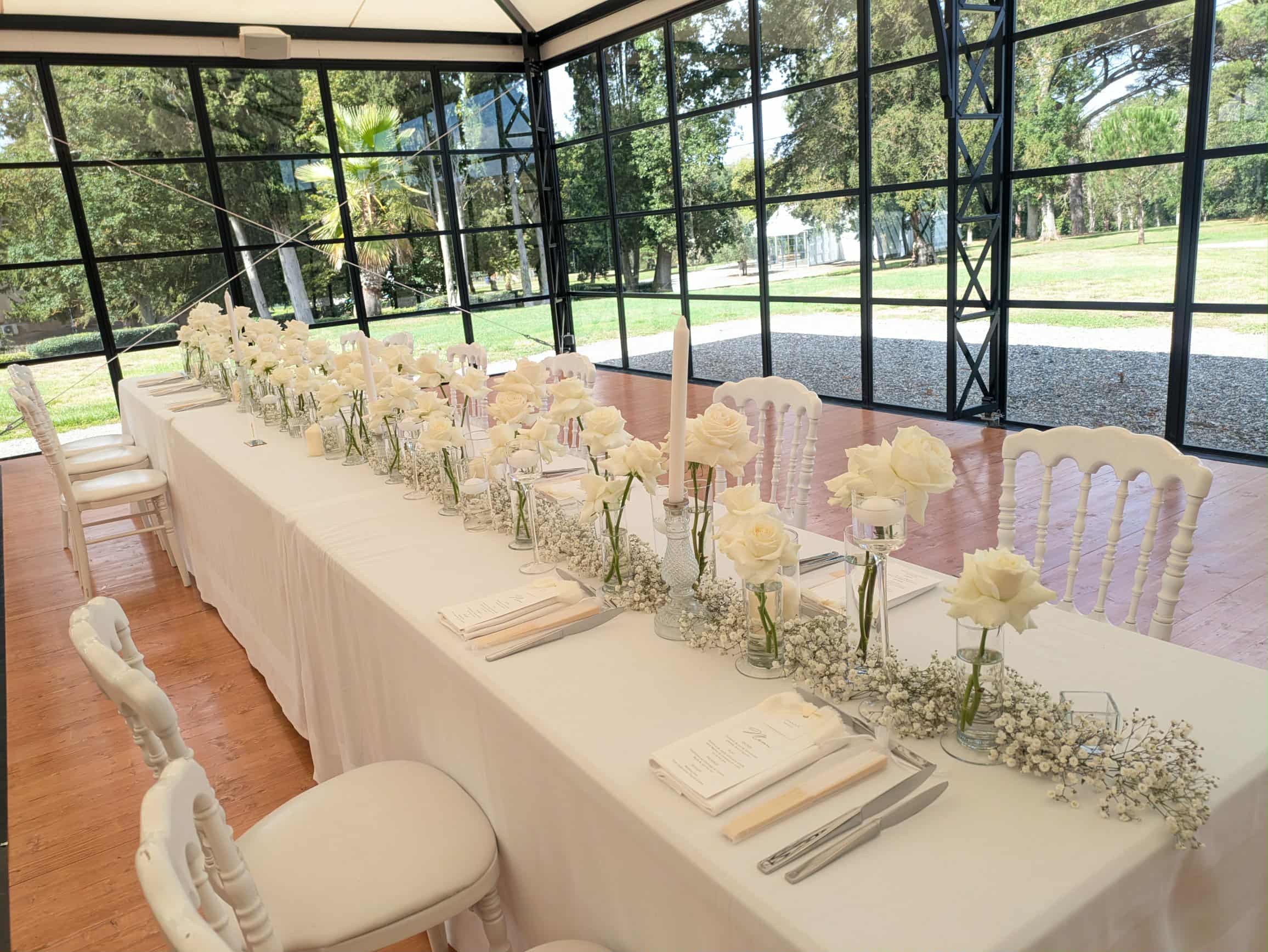 Mariage blanc — table d’honneur et ambiance